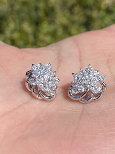 Gorgeous Vintage Platinum 1.20CTW Natural Diamond Studs Earrings - Picture 4 of 14
