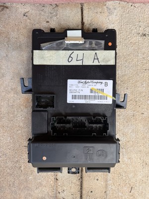 2005-2006 Ford Mustang GT BCM Body Control Module Fuse Box