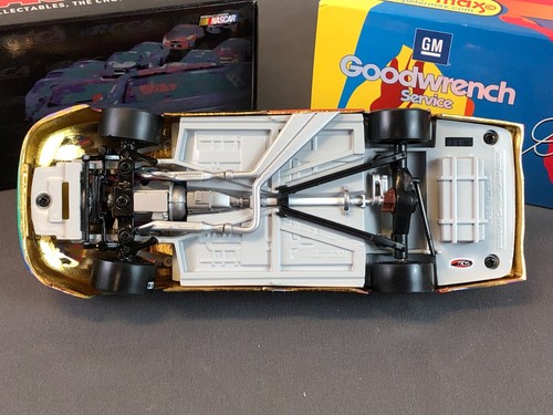 Action 1:32 Diecast #3 GOODWRENCH SERVICE + EARNHARDT PETER MAX GOLD Monte Carlo - Picture 14 of 21