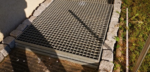 5 Stück Gitterroste 900x1000mm 30x2mm Verzinkt Tragfähigkeit für Autos  - Bild 2 von 3