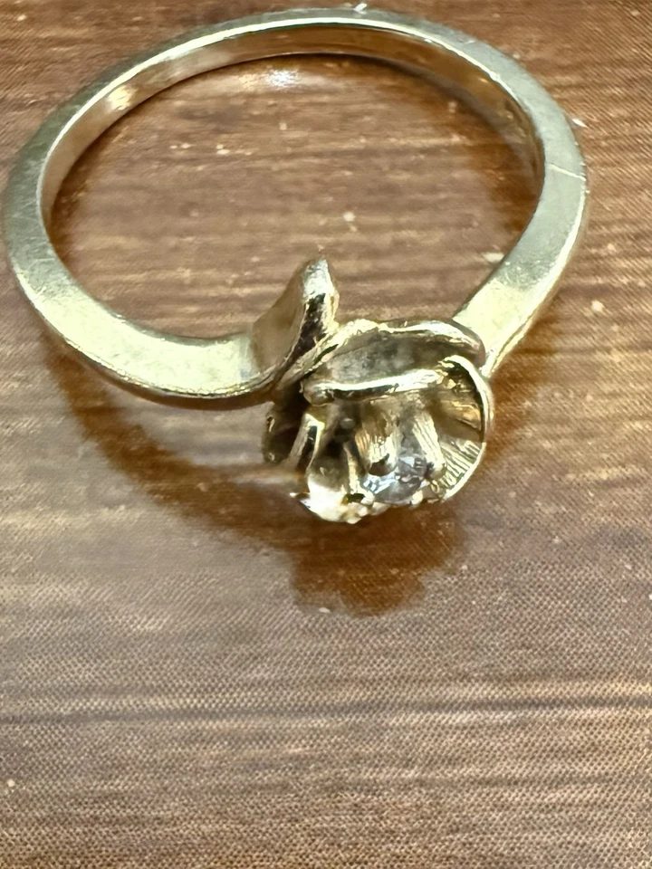 14K Yellow Gold Diamond Solitaire Ring Rose Design; Size 6.5 Weighs 2.06 Grams - Image 2 of 4