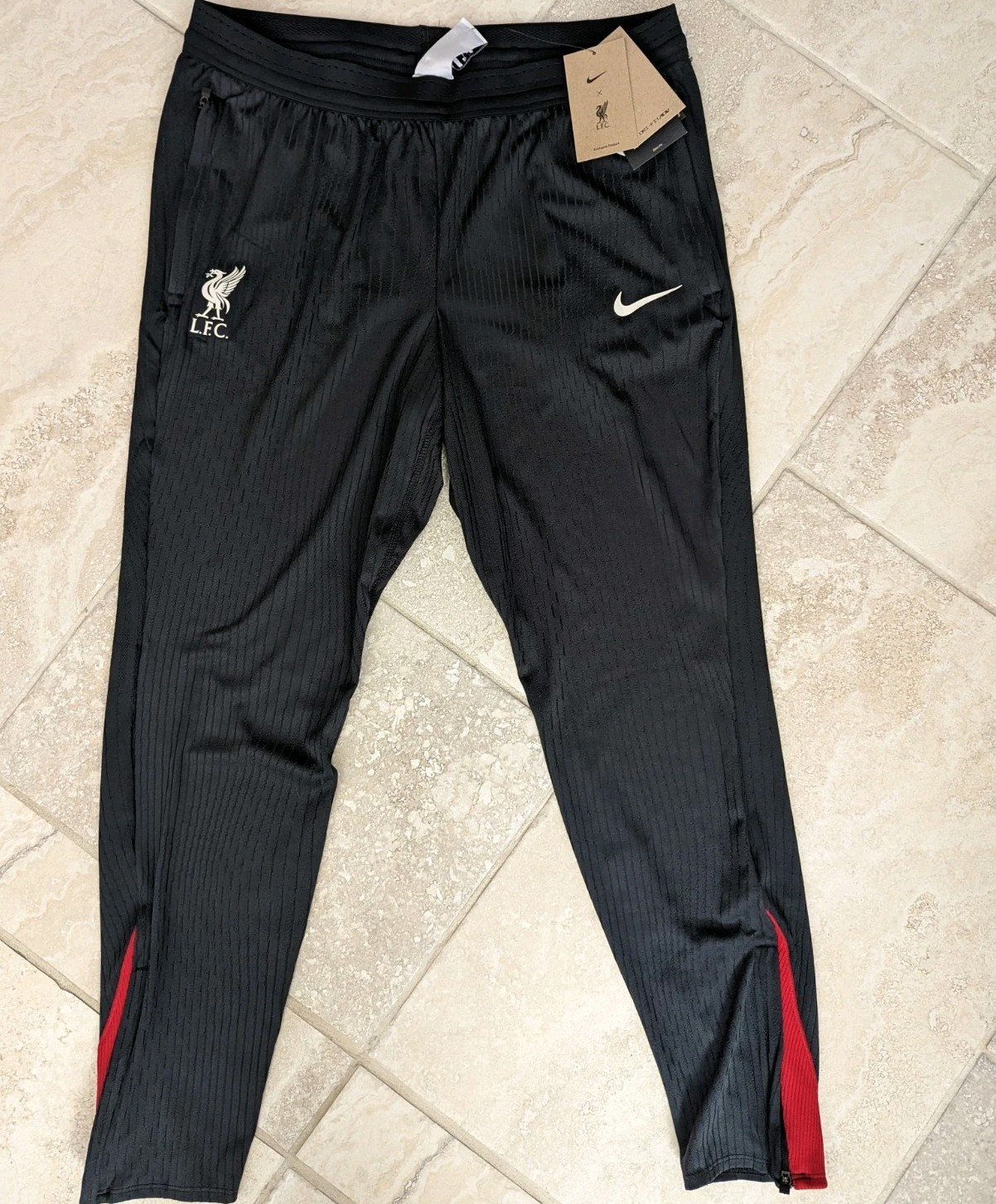 Foto 1 di 6
