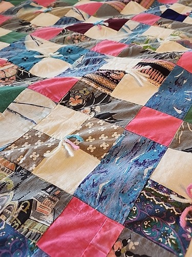 Handmade And Knotted Quilt From 1970s 86 X 71 - Picture 4 of 8