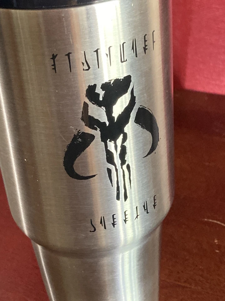 Vaso Stanley X Star Wars 30 OZ Raro The Mandalorian Legendary Warrior Sipper Foto 2 de 4