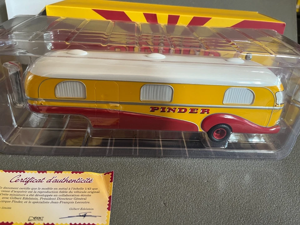 Voiture Miniature Camion Remorque Caravane Assomption Cirque Pinder au 1/43 - Photo 2/4