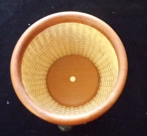 Cesta pequeña hecha a mano tejida a mano estilo Nantucket con pedestal - Imagen 9 de 12