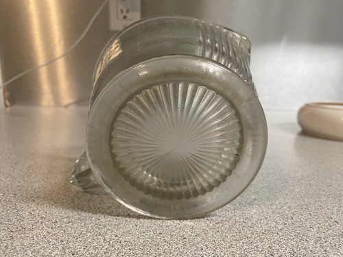 Vintage Ribbed Clear Glass 16 oz 2 Cup Measuring Cup w/Juice Reamer Top No Chips - Picture 9 of 11