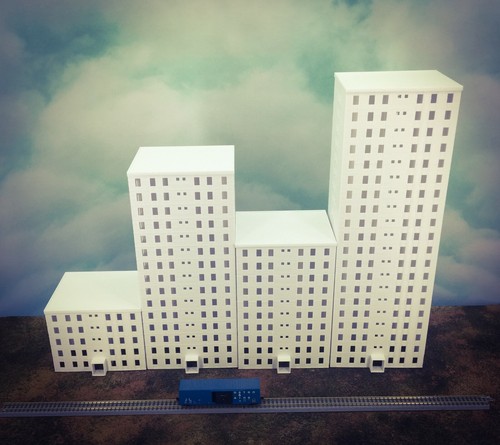 20 Floor OFFICE city LUXURY APARTMENT Building - Z Scale 1:220 - Fully Assembled - Picture 5 of 9