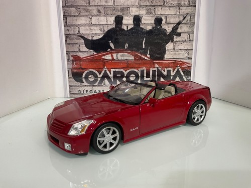 1:18 HOT WHEELS 2001 CADILLAC XLR RED ON TAN