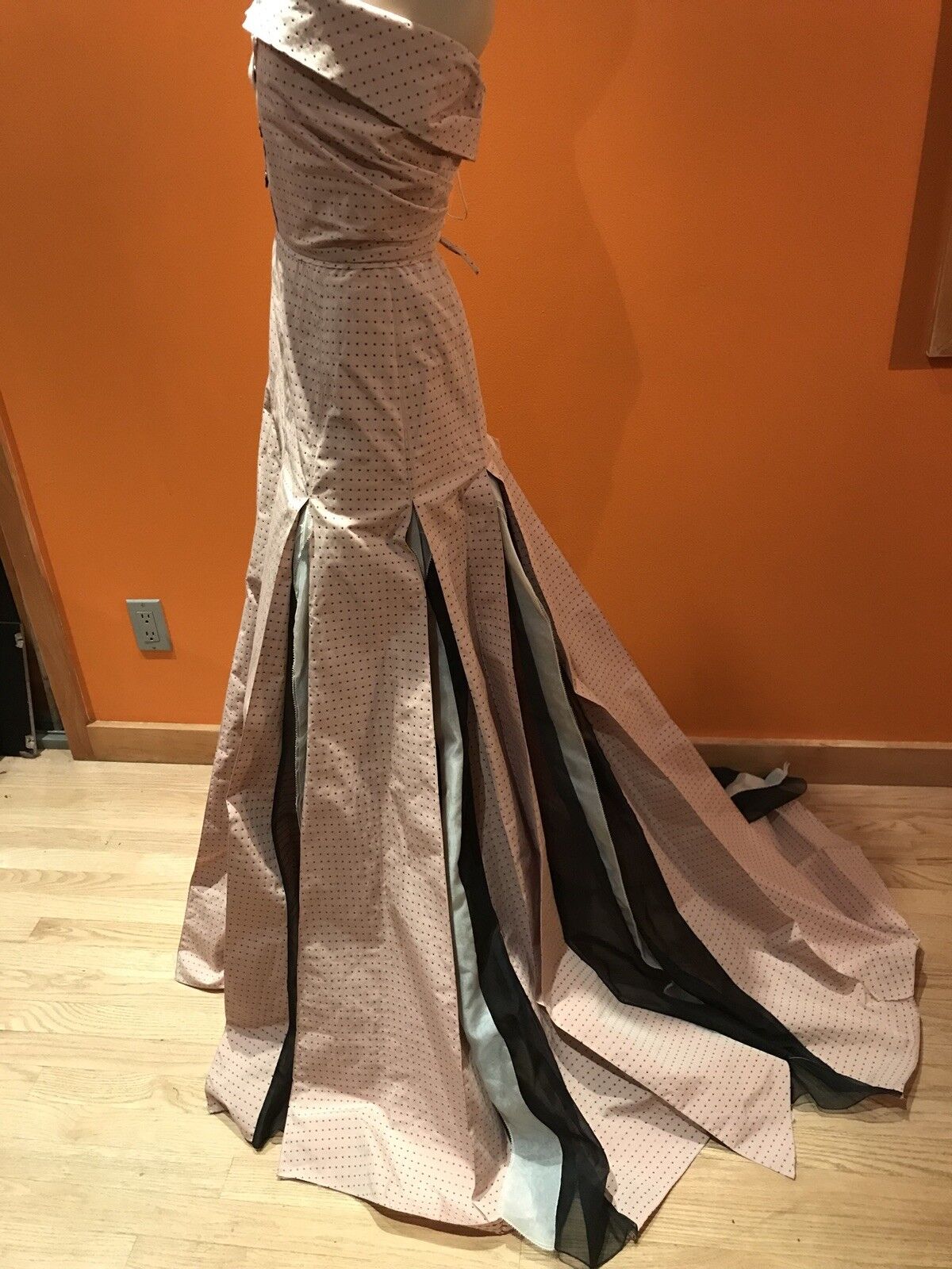 Picture 5 of 10