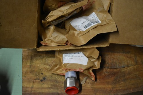 Eaton 2246-16-16SS Adapterbuchse 19 Stück Neu NSN: 4730-01-539-9973 - Bild 1 von 5
