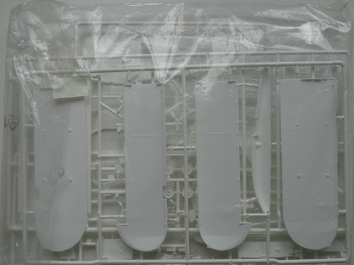 Revell 1/32 04698 Piper PA-18-150 Float Plane SALE OF COLLECTION - Picture 5 of 5