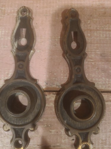 Vintage Door Knobs With Backplates - Picture 11 of 12