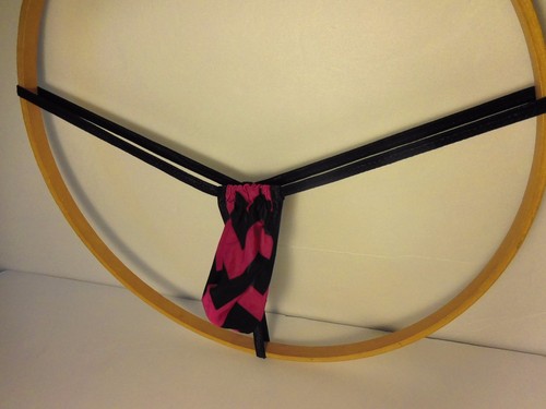 Tanga de cuerda G para hombre Ropa interior microdeslizante extremo Chevron estampado en T espalda por SWIC - Imagen 2 de 4