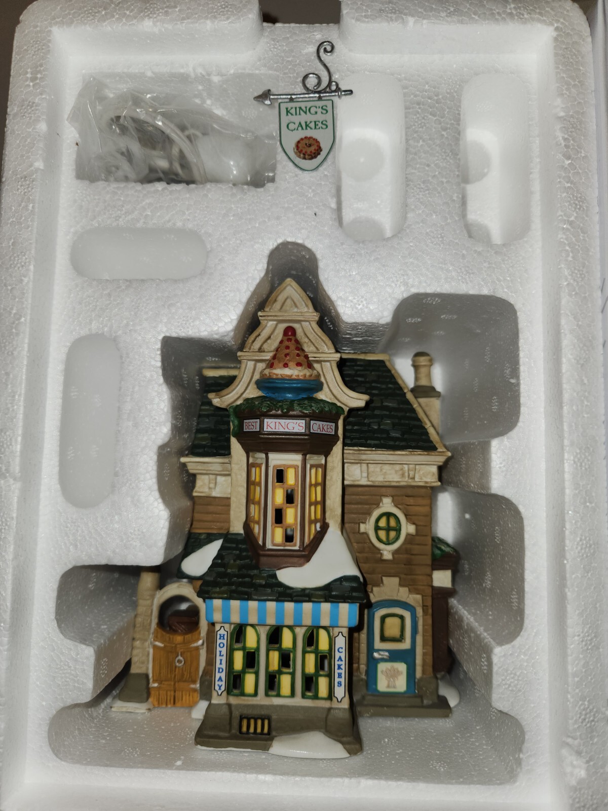 department 56 dickens village house King's Cakes - Picture 2 of 8