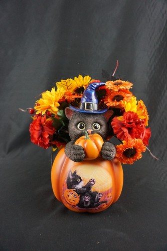 Bradford Exchange Scardycat Illuminated Pumpkin setting - Picture 13 of 17