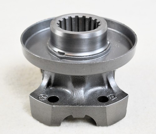 1957-1964 Corvette Differential Course 17 Spline Pinion Yoke Flange 823 #3741822 - Picture 3 of 7