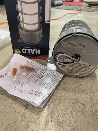 Eaton Halo Outdoor LED Vapor Tight Outdoor Security Light VT1730 Wet Locations - Picture 4 of 10