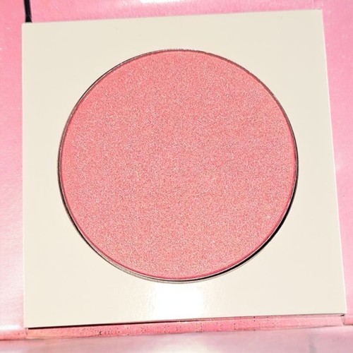 Avon ULTRA COLOUR HD Rouge Glanz Kompakt Puder Cheeky Coral Haut Blush Hyaluron - Bild 22 von 24