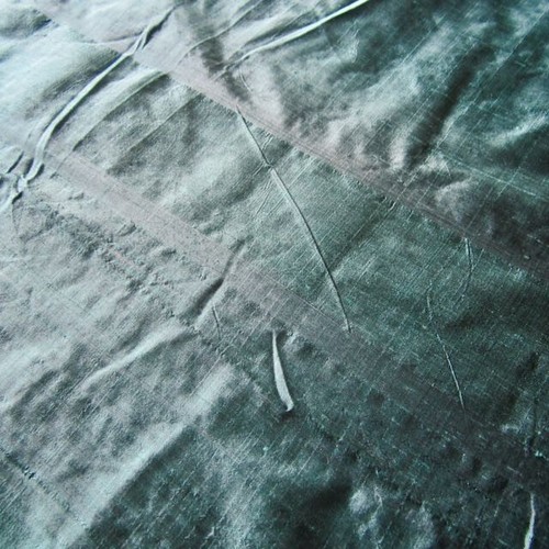 85cm x 100cm Shot Silk Green Black Retro Vintage 2nd PRINT FLAW Sewing Fabric - Picture 7 of 9