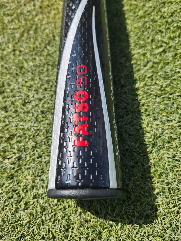 Super Stroke Fatso 5.0 Putter Grip Black/ Red - Image 3 of 4