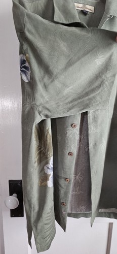 Tommy Bahama men Sz Small 100% silk green shirt button down palm tree Hawaiian - Picture 3 of 6