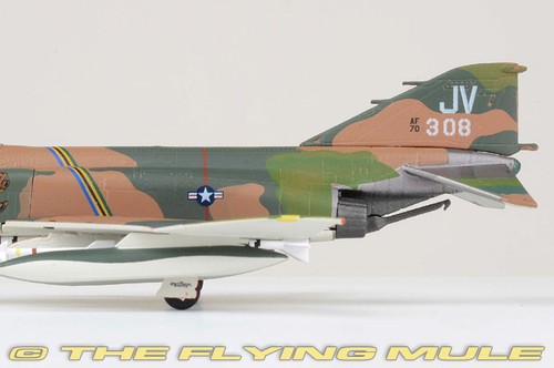 JC Wings 1:144 F-4E Phantom II USAF 388th TFW, 469th TFS Betty Lou - Picture 6 of 8