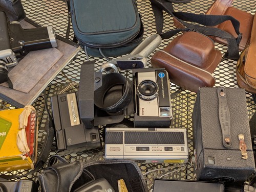 Job Lot Of Vintage Film Cameras, Accessories. Please Read - Picture 10 of 17