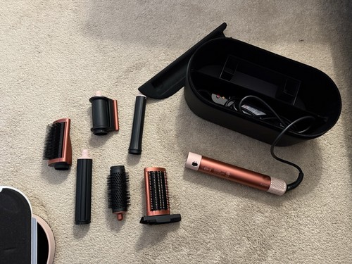 Dyson Airwrap Hair Styler - Picture 3 of 4