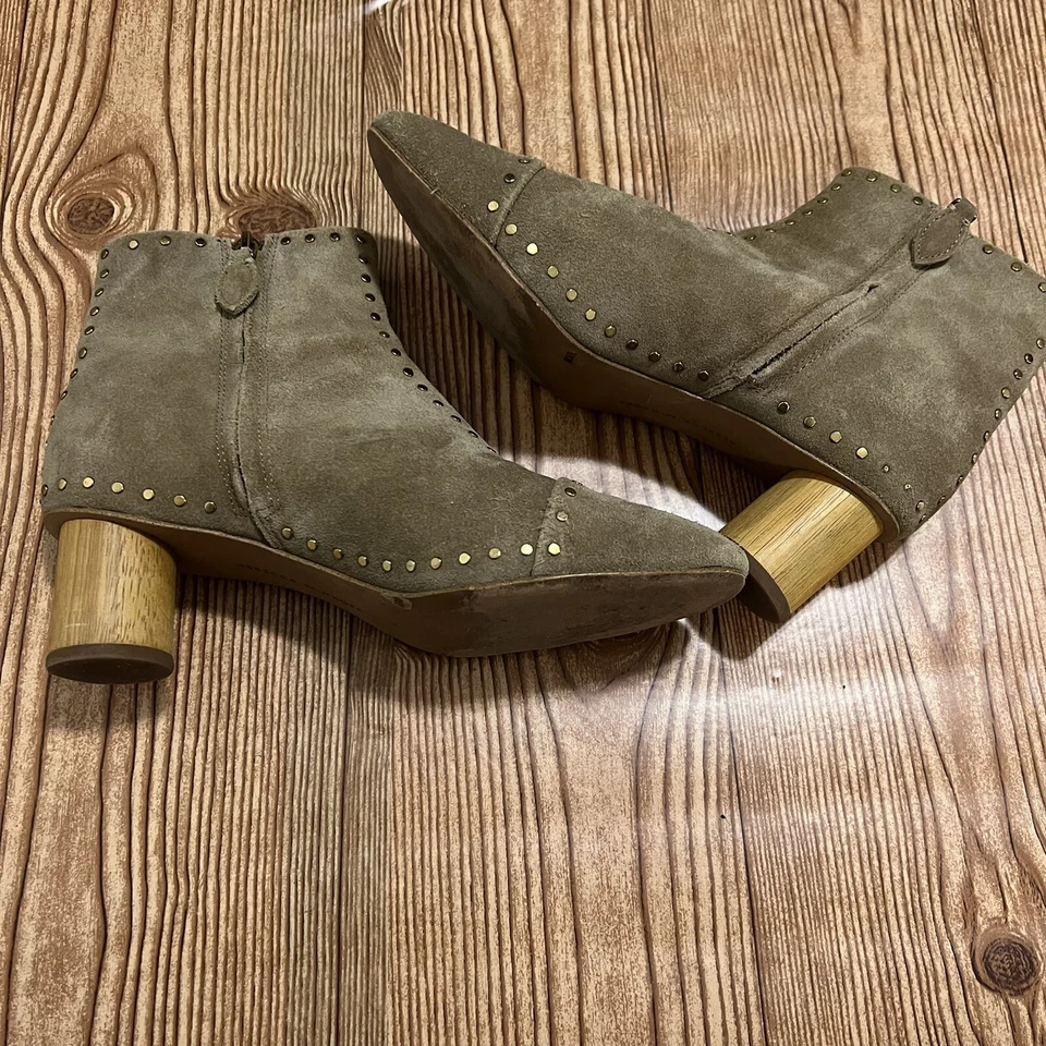 Rebecca Minkoff Amaira Military Gold Flat Stud Beige Sand Tan Wood Cylinder Heel - Image 4 of 4