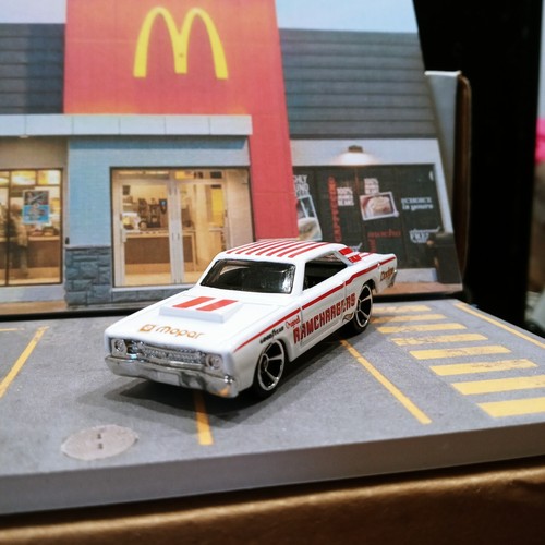 Dodge Dart Muscle Mania 68 1/5 2024 Hot Wheels 142/250 (2480) - Imagen 2 de 6