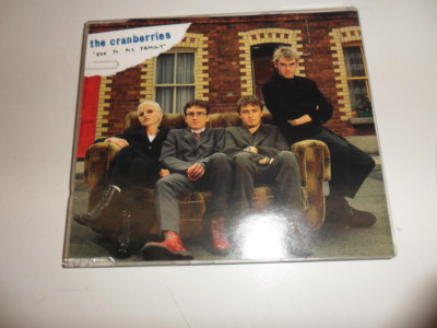 CD    The Cranberries    Ode To My Family 
