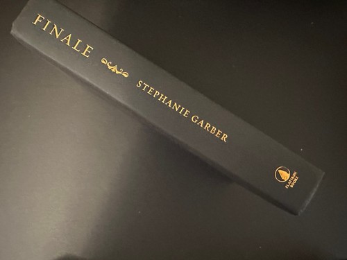 Finale, by Stephanie Garber - 2019 - Signed, 1st Ed, 1st Print Hardcover Book DJ - Picture 5 of 12