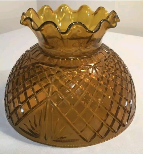 VINTAGE REPLACEMENT AMBER PLASTIC HURRICANE LAMP SHADE / PINEAPPLE PATTERN 1972 - Picture 2 of 5