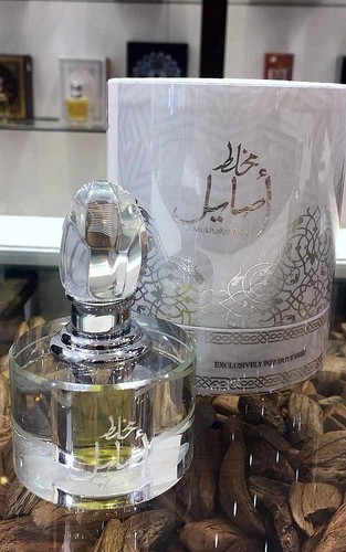Aceite de perfume para mujer Mukhallat Asayel - 6 ml (0,2 oz) de Arabian Oud - Imagen 4 de 5