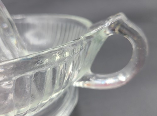 Vintage Anchor Hocking Glas Entsafter Reibahle klar gerippt 6" Schlaufe Griff Ausguss markiert - Bild 7 von 8