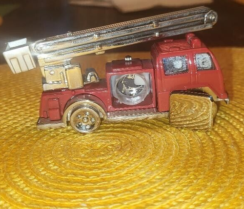 fire truck clock battery operated - Picture 4 of 4