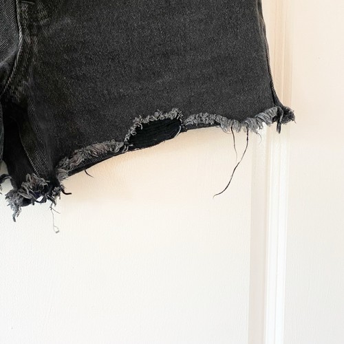 FREE PEOPLE Women’s Makai Cut Off Shorts In Washed Black Size 28 Frayed Hem - Picture 5 of 10
