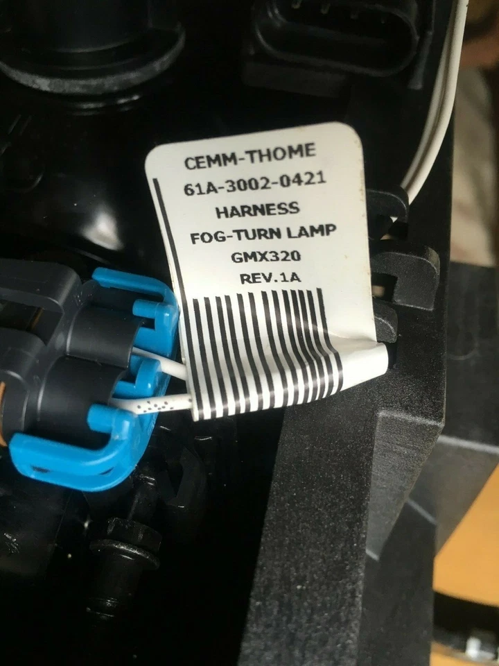 Nuevo de Lote Antiguo OEM GM 2003-2007 Cadillac CTS Luz Antiniebla Parte # 25742395 Foto 4 de 4