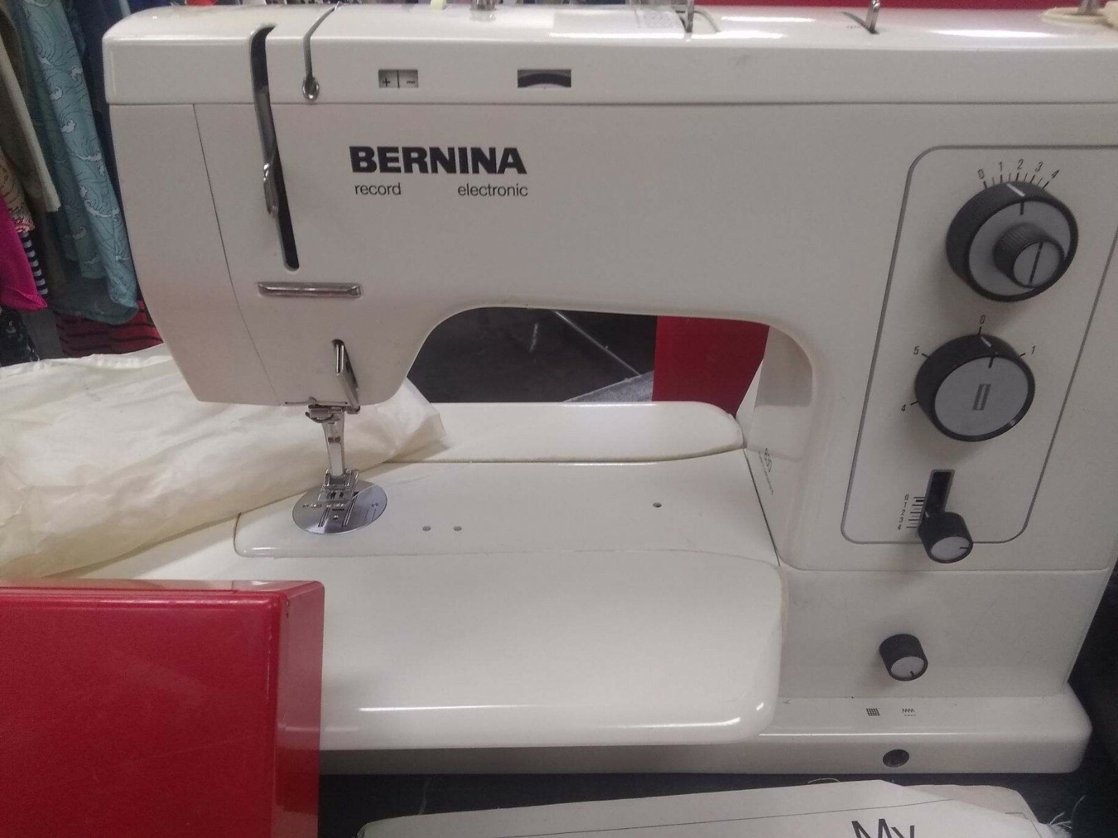 Bernina Record Electronic 830 Sewing Machine Vintage 1980s Accessories and Case s l1600 - Bernina Record Electronic 830 Sewing Machine Vintage 1980s Accessories and Case