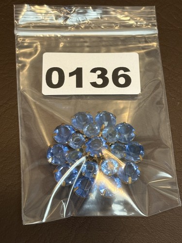 Large Vintage Blue Open Back Prong Set Rhinestones Brooch Pin - Picture 10 of 10