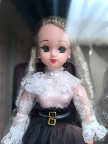 Licca Stylish Doll Collection Photogenic Gothic Noir Style 2024 TAKARA TOMY NEW - Picture 2 of 3