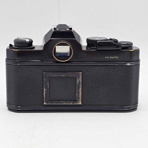 Nikon FM2 fotocamera reflex pellicola 35 mm solo corpo - Foto 2 di 6
