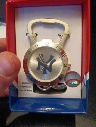 New York Yankees Game time MLB Retro Keychain Fob Bottle Opener Watch. New - Picture 2 of 10
