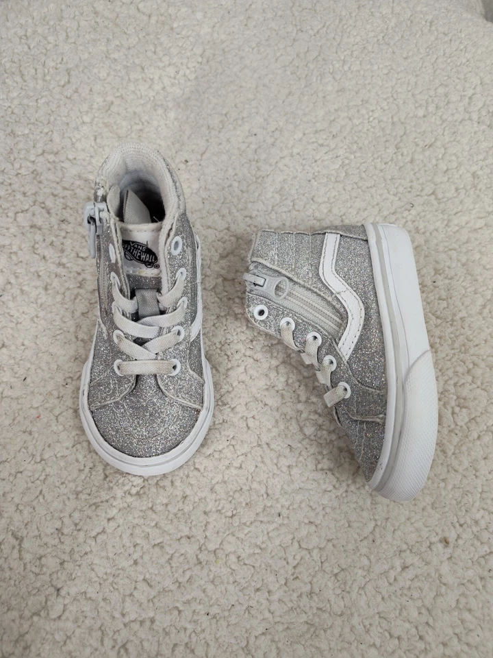 Zapatillas deportivas Vans SK8-Hi con cremallera para niños pequeños 4 grises brillantes con cordones zapatos informales altos Foto 4 de 4