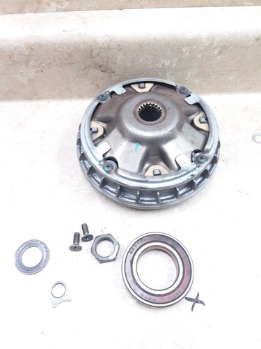 Suzuki AN400 Burgman Engine Drive Clutch 2003 2004 2005 2006 UO AP-400 - Picture 1 of 5