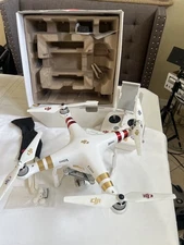 DJI Phantom 3 4k Professional Drone Bundle w CAM,BATT,. READ !!