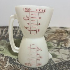 Tupperware Double Sided 8 oz. Measuring Cup Hourglass Wet/Dry RETRO Vintage