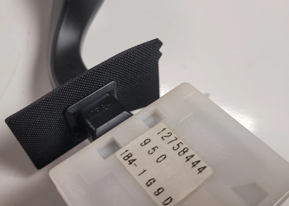 New Open Box Saab 12758444 Turn Signal Stalk With Cruise. For 2006-2009 9-5 - Image 3 of 4