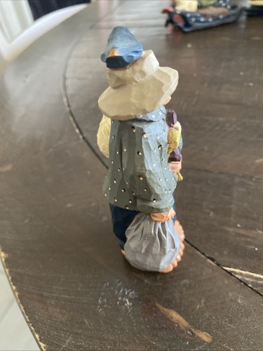 Williraye Studios Farm Boy mit Huhn & Vogel auf Kopf Harz Figur 4,25" - Bild 4 von 6